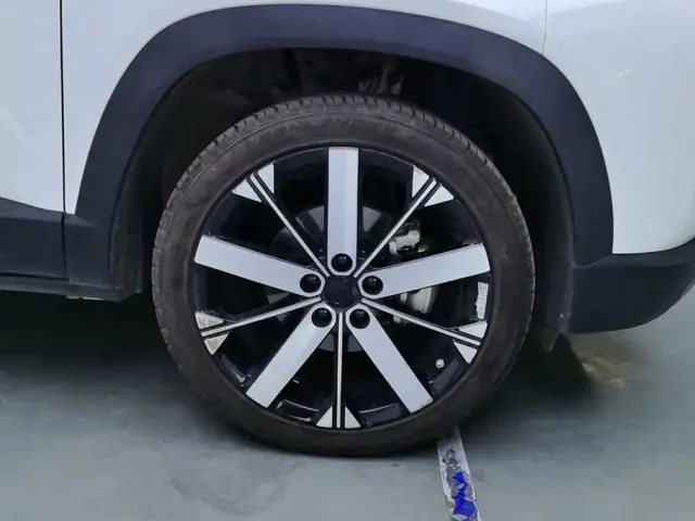 Geely ICON — Фото автомобиля 6