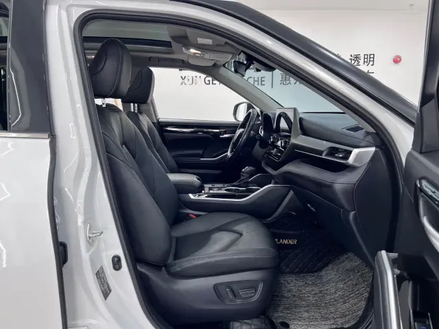 Toyota Highlander — Фото автомобиля 11