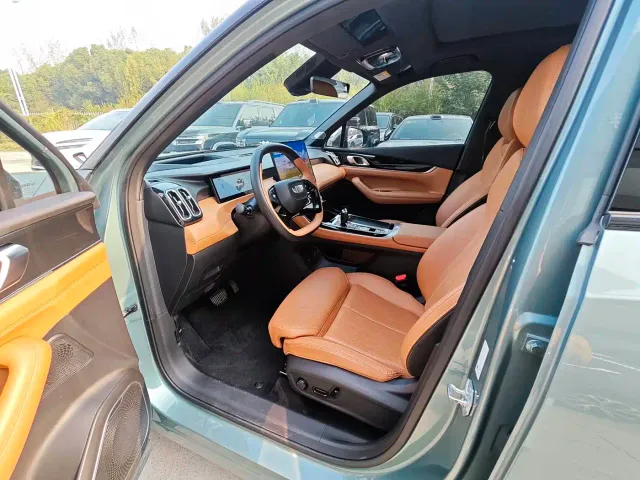 Geely Boyue L — Фото автомобиля 11