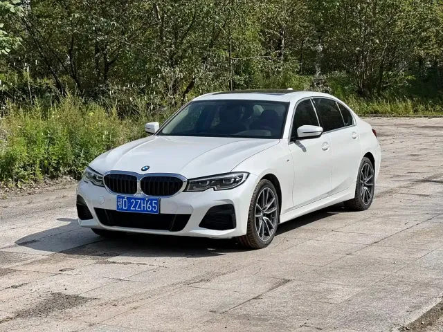 Фотография автомобиля — BMW 3 Series