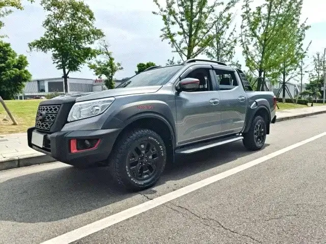 Фотография автомобиля — Nissan Navara