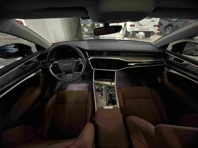 Audi A7L — Фото автомобиля 5