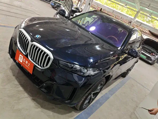 Фотография автомобиля — BMW X5