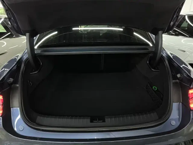 Xiaomi SU7 — Фото автомобиля 18