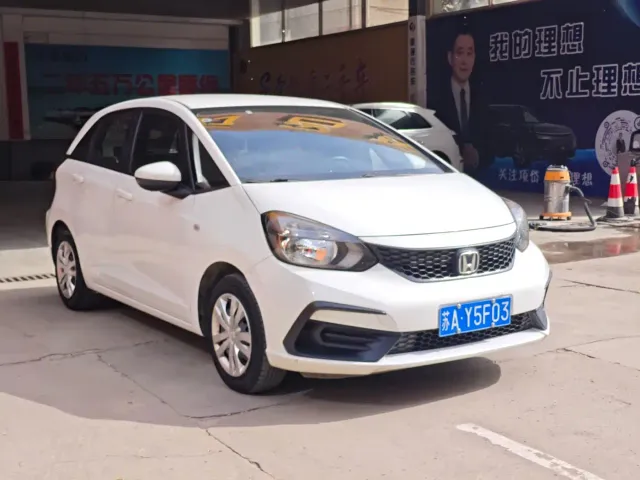 Honda Fit — Фото автомобиля 3