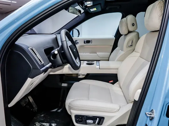 Li Auto L7 — Фото автомобиля 12