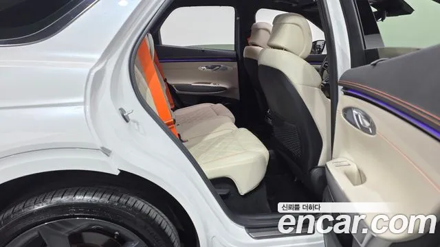 Genesis GV70 — Фото автомобиля 18