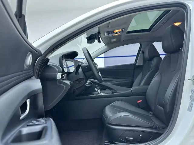 Hyundai Elantra — Фото автомобиля 7