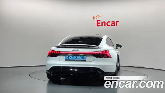 Audi e-tron GT — Фото автомобиля 4