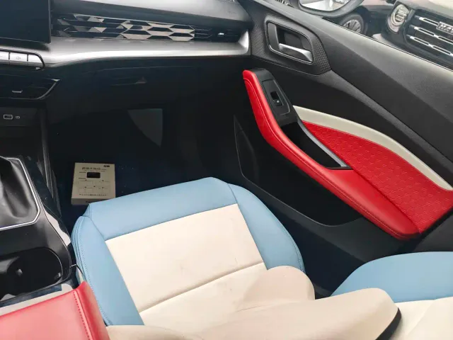 MG MG5 2023 180DVVT CVT Flagship Edition — Фото автомобиля 8