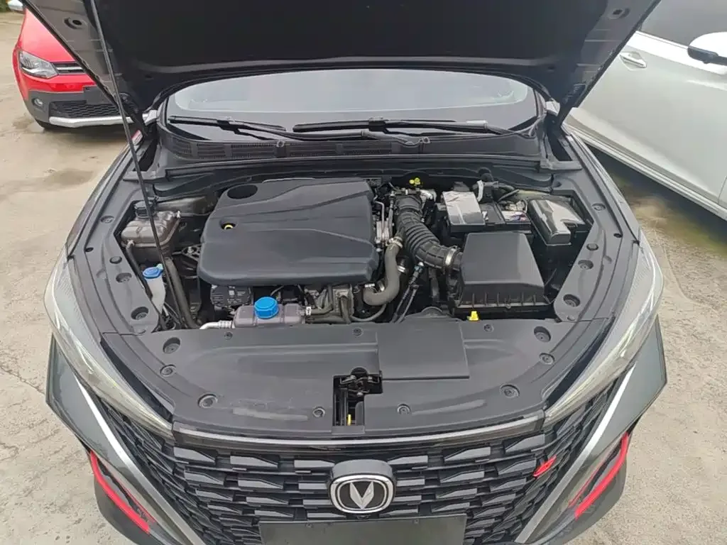 Changan Eado 2024 PLUS Blue Whale NE 1.4T GDI DCT High Performance Edition — Фото автомобиля 19