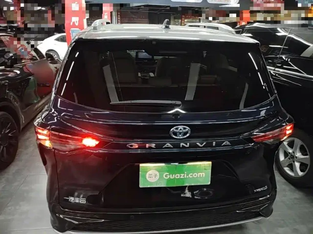 Toyota Granvia — Фото автомобиля 5