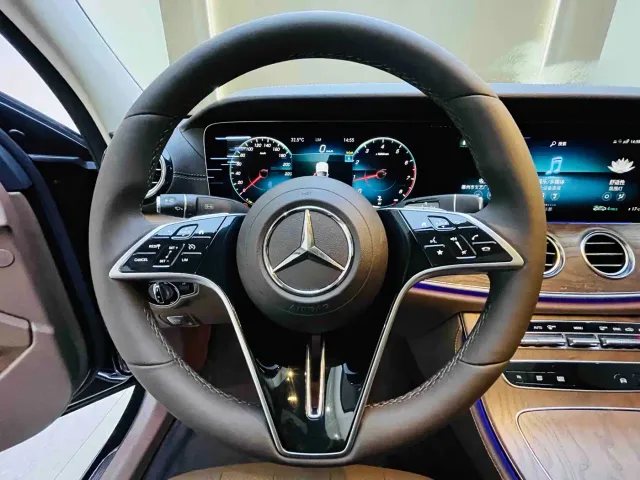 Mercedes-Benz E-Class — Фото автомобиля 8