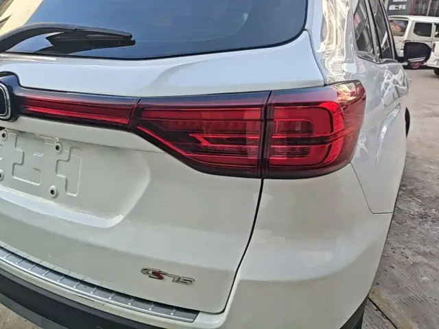 Changan CS75 — Фото автомобиля 7
