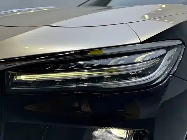 Hongqi H5 — Фото автомобиля 13