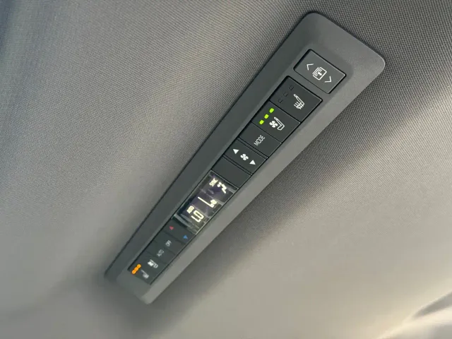 Toyota Granvia — Фото автомобиля 16