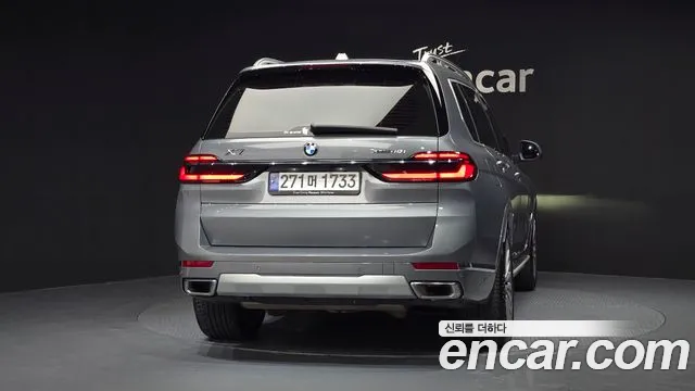 BMW X7 — Фото автомобиля 3