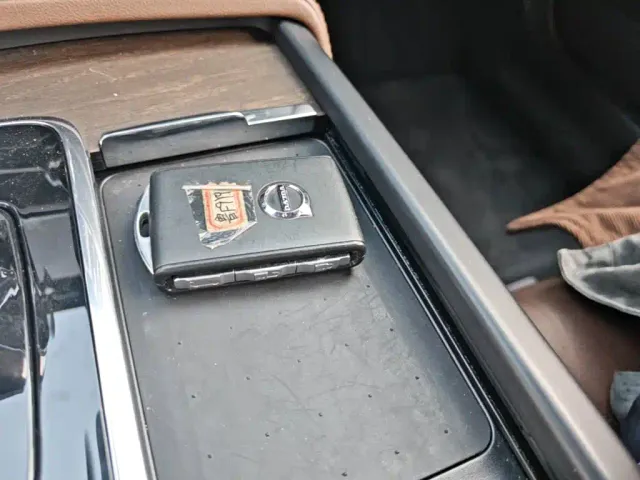 Volvo S90 — Фото автомобиля 12