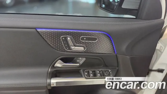 Mercedes-Benz EQB — Фото автомобиля 14