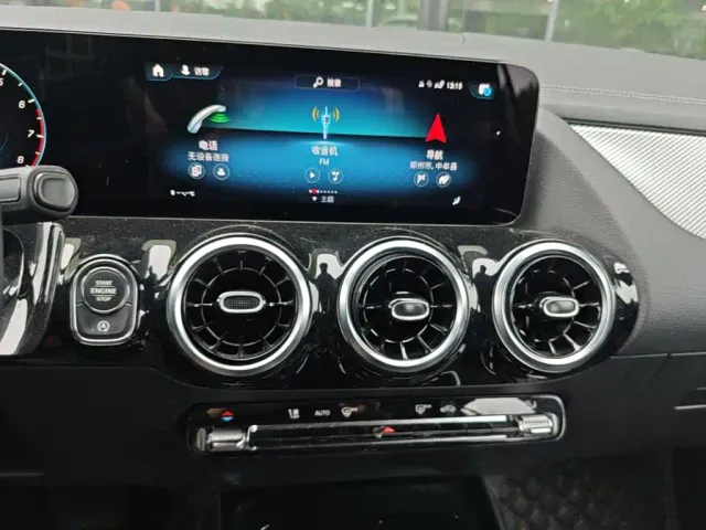 Mercedes-Benz GLA-Class — Фото автомобиля 12