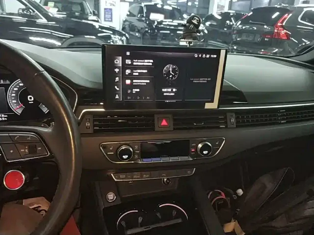 Audi A4L — Фото автомобиля 12