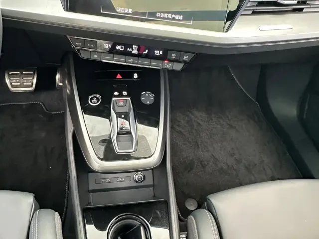 Audi Q4 e-tron — Фото автомобиля 13