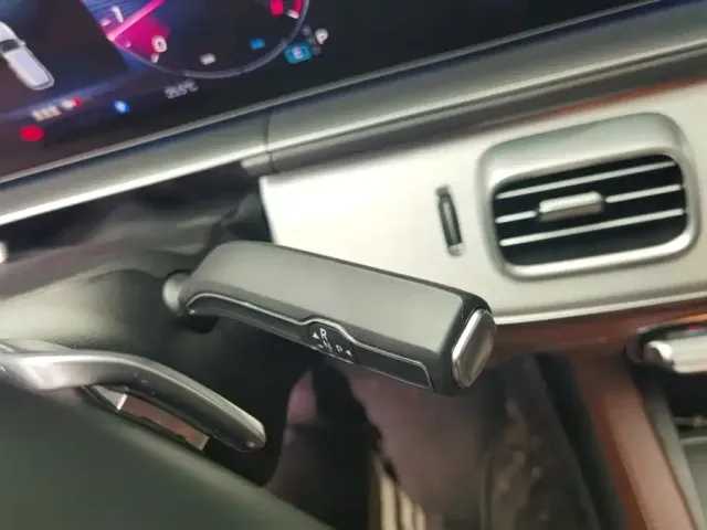 Mercedes-Benz GLE-Class — Фото автомобиля 16