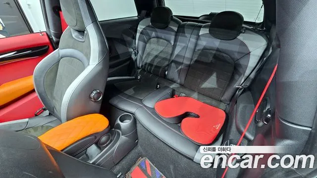 Mini Cooper — Фото автомобиля 12