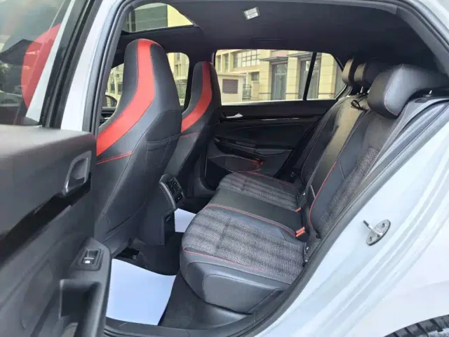 Volkswagen Golf GTI — Фото автомобиля 10
