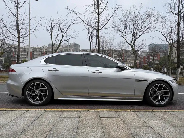 Jaguar XEL — Фото автомобиля 13