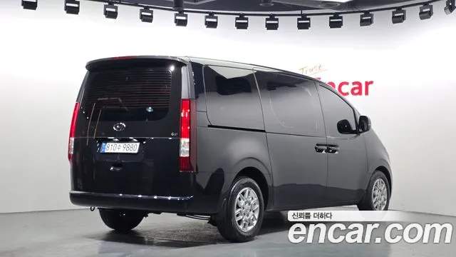 Hyundai Staria Staria Карго 3 места — Фото автомобиля 2