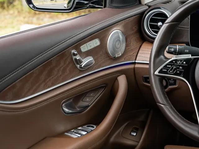Mercedes-Benz Mercedes-Benz E-Class 2022 E 300 L Luxury — Фото автомобиля 11