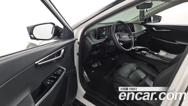Kia EV6 — Фото автомобиля 8