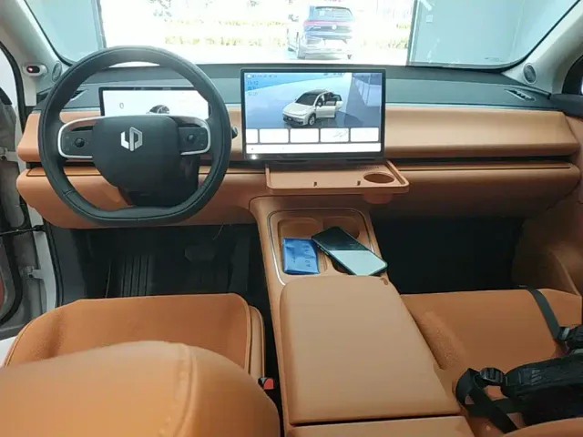Leapmotor C10 — Фото автомобиля 9