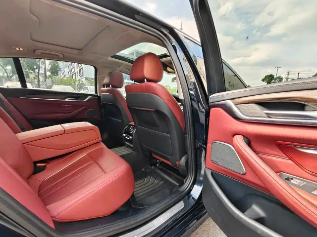 BMW 5 Series — Фото автомобиля 4