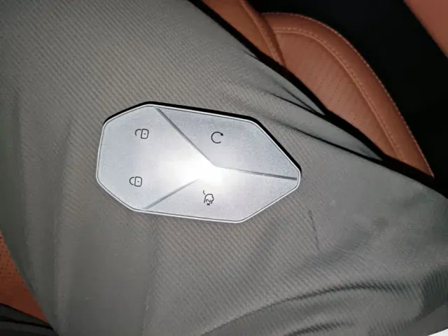 BYD FangChengBao Titanium 7 — Фото автомобиля 8