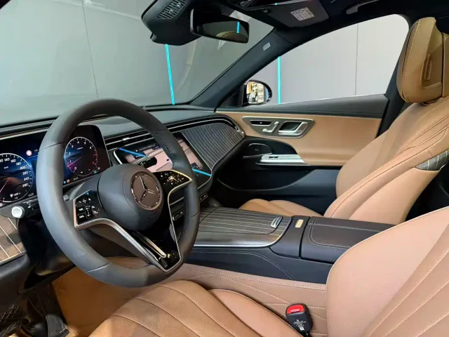 Mercedes-Benz E-Class — Фото автомобиля 11