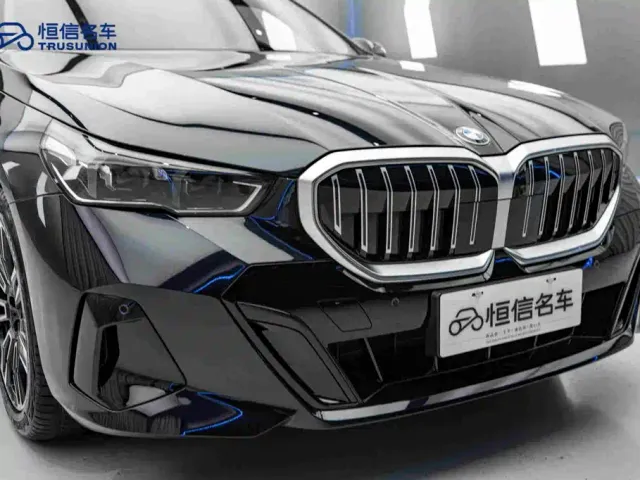 BMW 5 Series — Фото автомобиля 9
