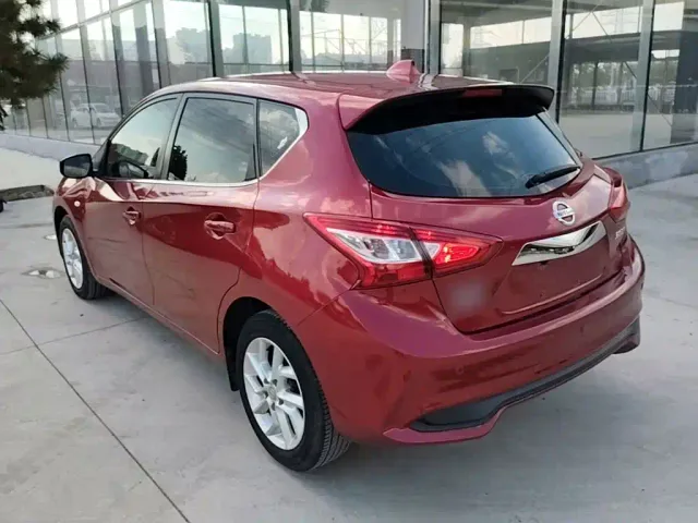 Nissan Tiida — Фото автомобиля 4