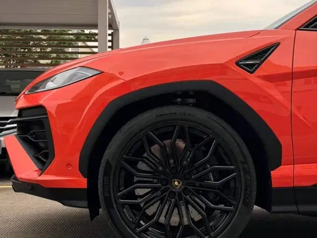Lamborghini Urus — Фото автомобиля 4