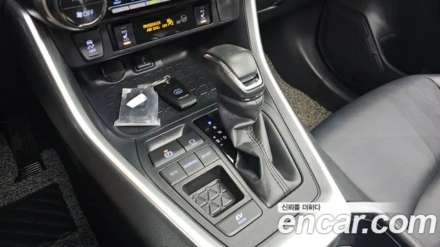 Toyota RAV4 — Фото автомобиля 9