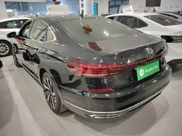 Volkswagen Passat — Фото автомобиля 4