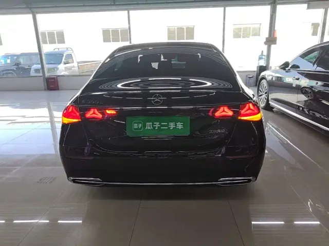 Mercedes-Benz E-Class — Фото автомобиля 5