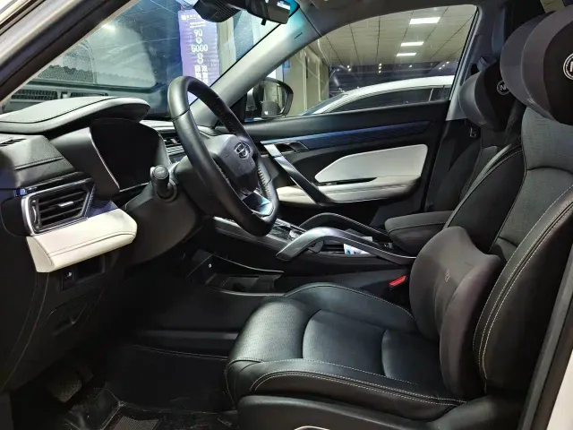 Geely Boyue 2022 Boyue X 1.8TD DCT Smart Premium — Фото автомобиля 4