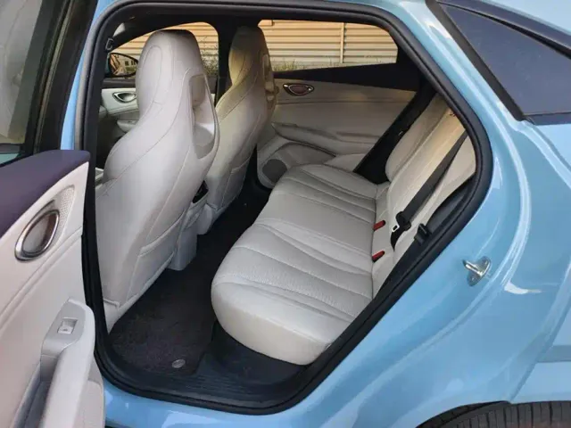 BYD Seal 06 GT — Фото автомобиля 11