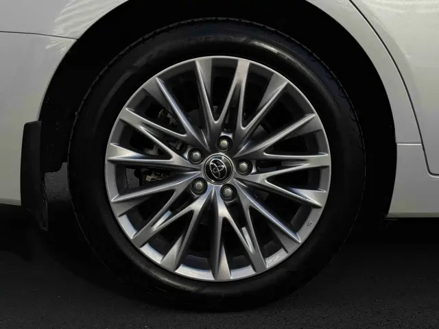 Toyota Avalon — Фото автомобиля 12