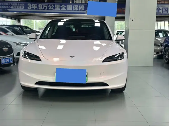Tesla Model 3 — Фото автомобиля 2