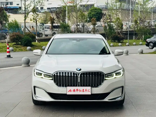 BMW 7 Series — Фото автомобиля 2