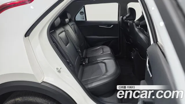 Kia Niro — Фото автомобиля 23