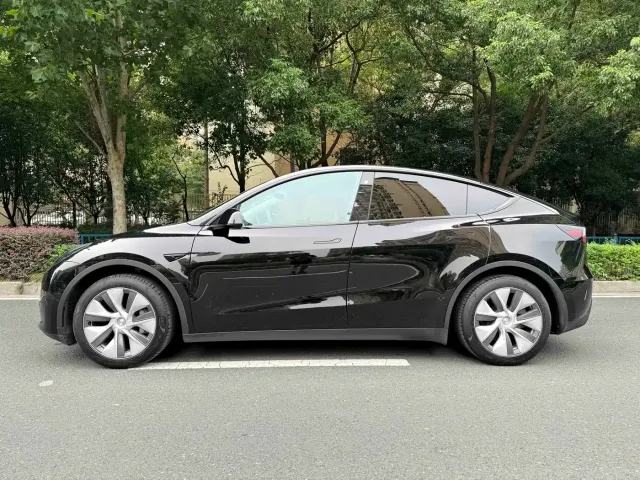 Tesla Model Y 2022 Facelift Rear-Wheel Drive Version — Фото автомобиля 5